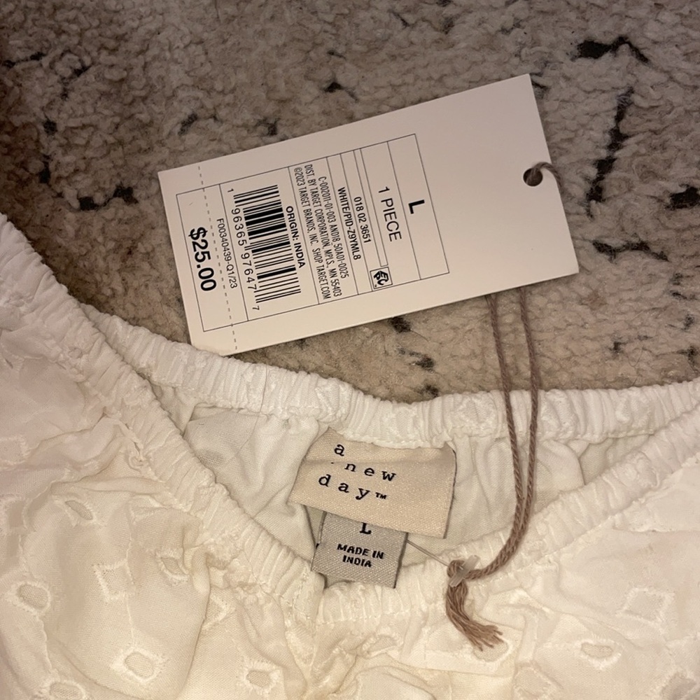 A New Day Puff Sleeve Crop Top - Picture 6 of 11